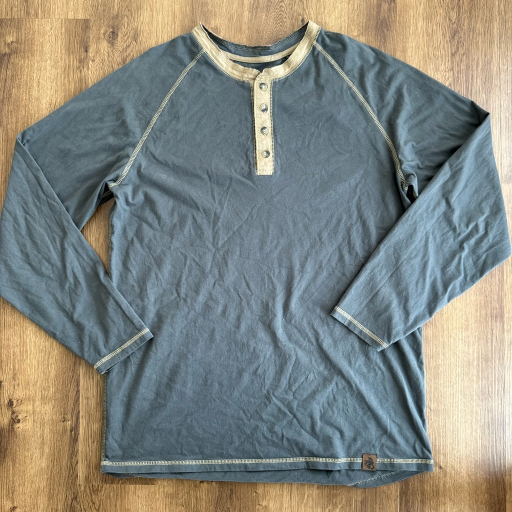 EUC - Legendary Whitetails - Charcoal Gray Henley Long Sleeve Casual Shirt (LG)